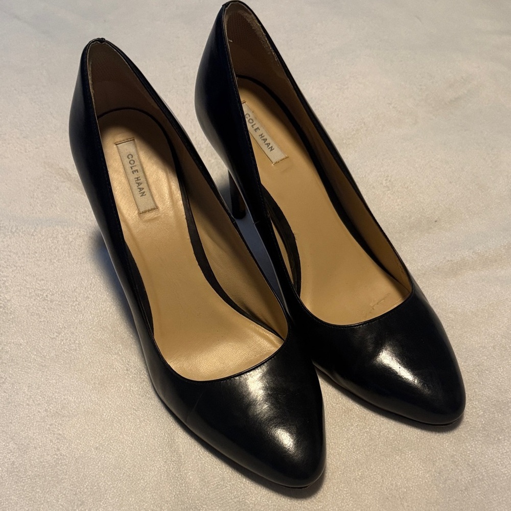 Cole Haan Classic Black Leather Heels 9 1/2C